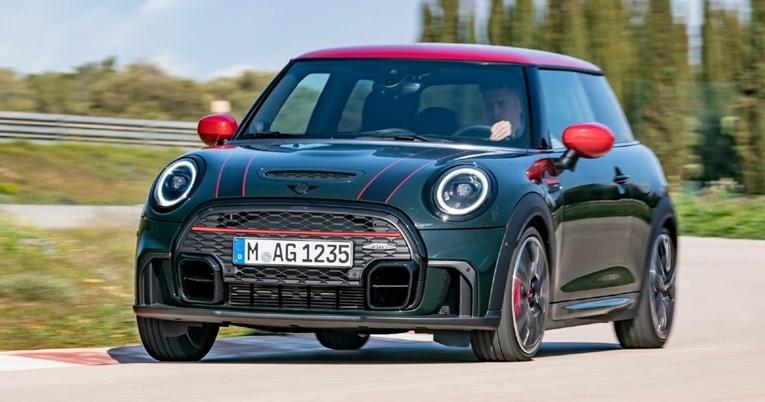MINI го запре производството на автомобили со рачен менувач 