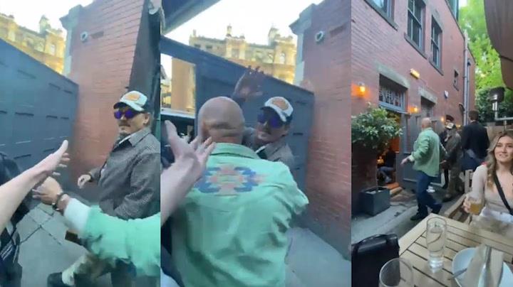 Деп со пријателите во паб во Англија ја прослави победата на суд (ВИДЕО)