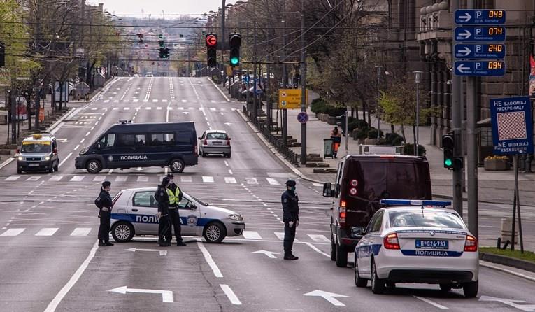 Паника во Белград: Дојави за десетици поставени бомби, има и во куќата на Вучиќ 