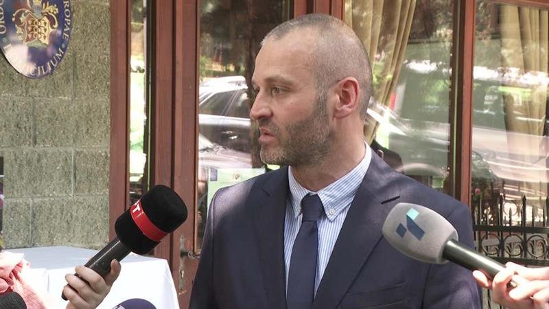 Рендевски: Потребна е построга регулатива во делот на препишување на седативи и антибиотици 