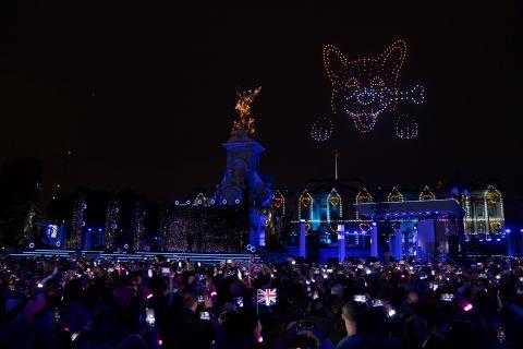 Музички спектакл во чест на платинестиот јубилеј на кралицата Елизабета II (ВИДЕО)
