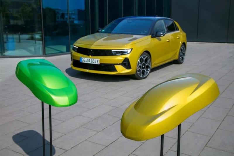 Opel создава нови привлечни бои за новите Astra и Mokka