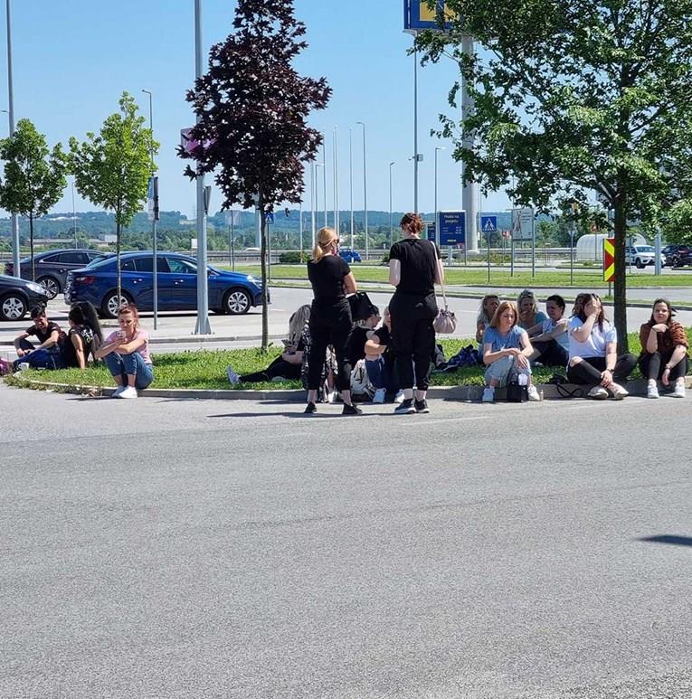 Дојави за бомби во неколку трговски центри во Загреб