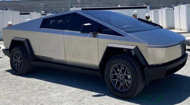 Фото: Внатрешноста на „Tesla Cybertruck“