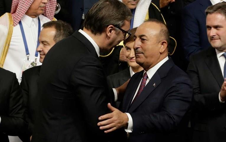 Чавушоглу во Белград најави дека Ердоган наскоро ќе го посети регионот 