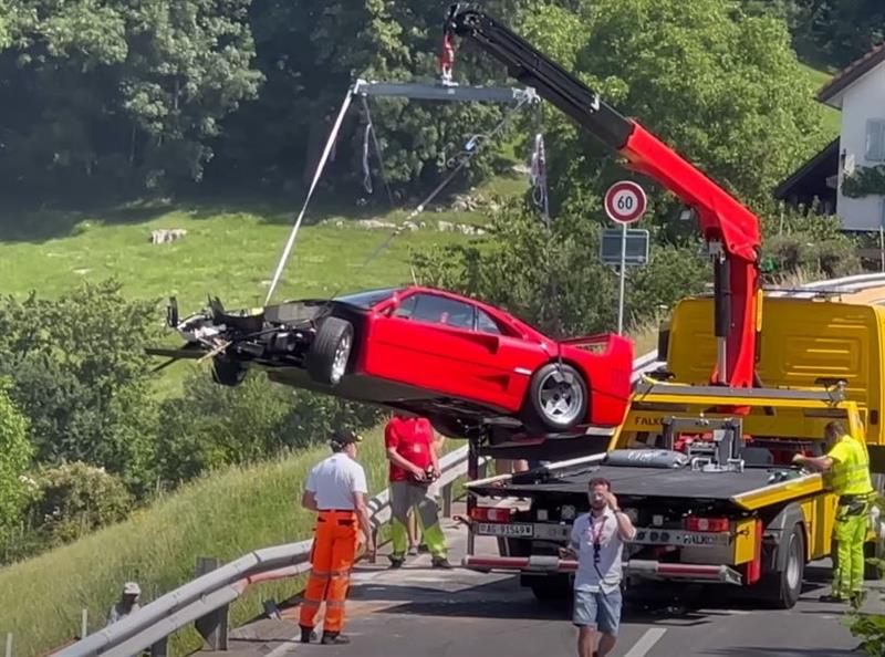 Видео: Уништен колекционерски примерок на „Ferrari“ вреден 2 милиони евра
