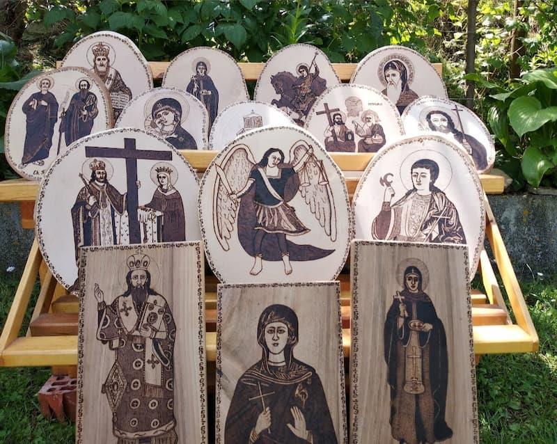 Пирографија, живопис на дрво што му дава безвременски лик