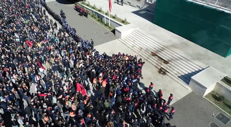 Во Тирана протест против владата на премиерот Рама