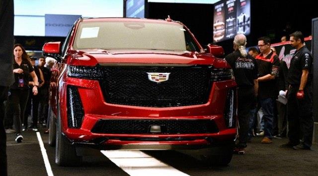 Првиот „Cadillac Escalade-V“ е продаден за 500.000 долари