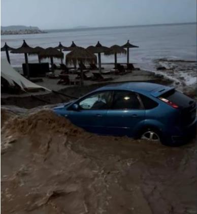 Поплави во повеќе делови на Грција