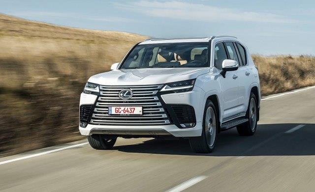За „Lexus“ се чека подолго отколку за „Ferrari“