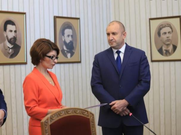 ГЕРБ му го врати мандатот на Радев, Бугарија уште еден чекор поблиску до избори