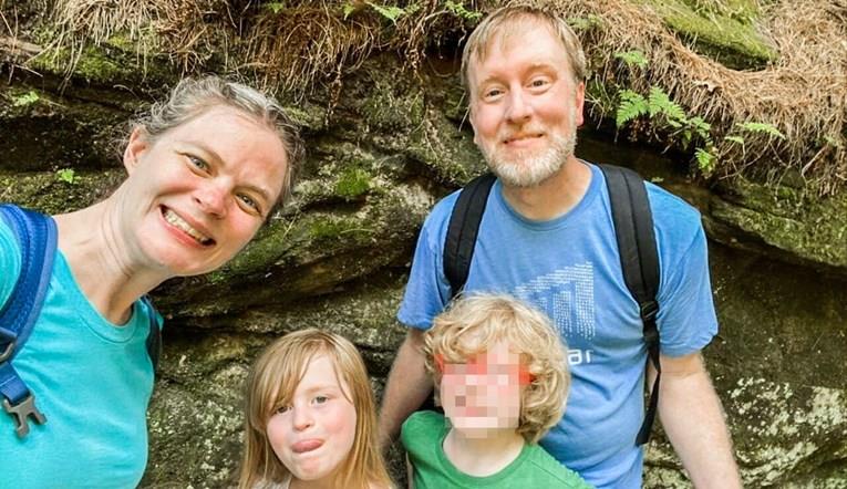 Трагедија во САД: Убиено е 6- годишно девојче и родителите, преживеало братчето 