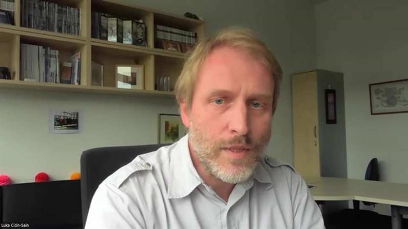 Чичин-Шаин: Вирусот повеќе циркулира на затворено