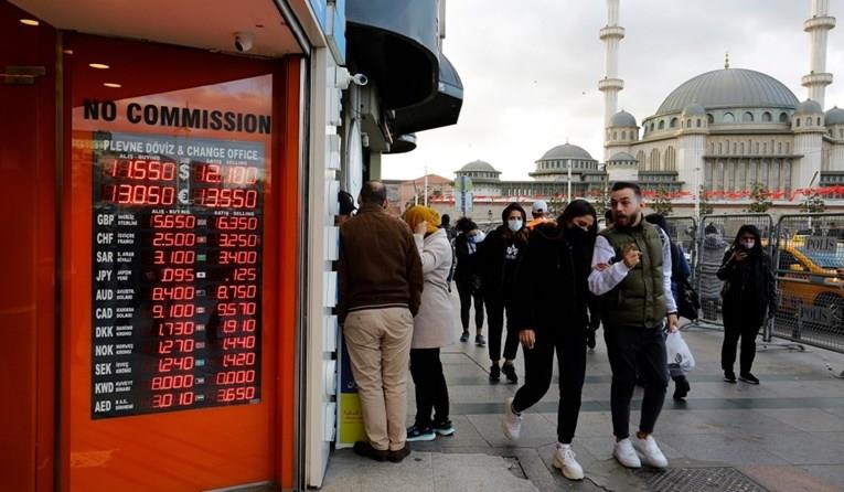 Инфлацијата во Турција во јули достигна речиси 80 проценти, најмногу во последните 24 години 