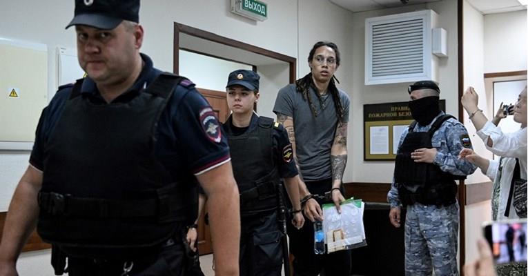 Уапсената американска кошаркарка моли за милост, Русите ја осудија на девет и пол години затвор