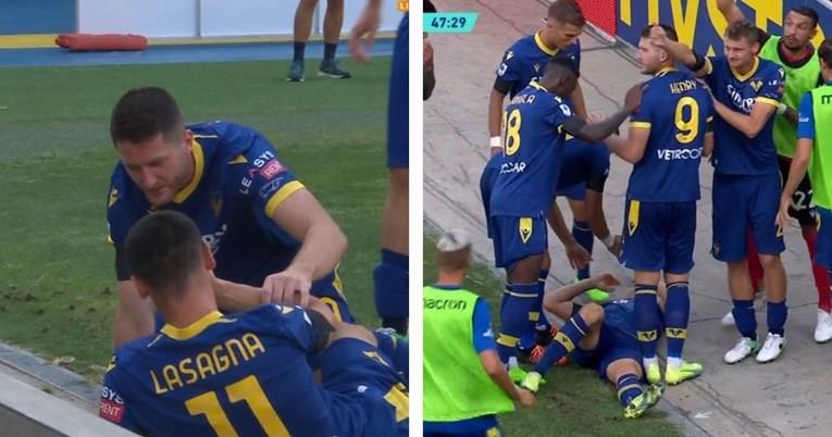 Фудбалер на Верона од радост му го „извади“ забот на соиграч (ВИДЕО)