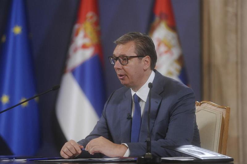 Вучиќ ја откажа парадата на гордоста: Државата е притисната од сите можни проблеми 