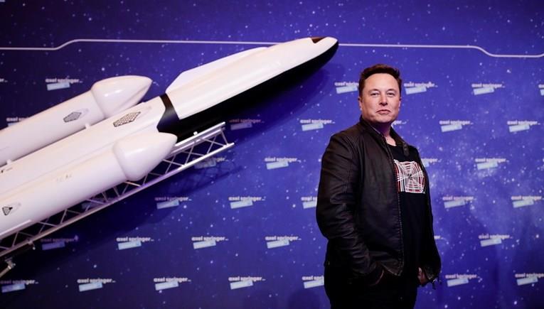 НАСА нарача уште пет вселенски летови од СпејсИкс на Маск, чинат 1,4 милијарди долари 
