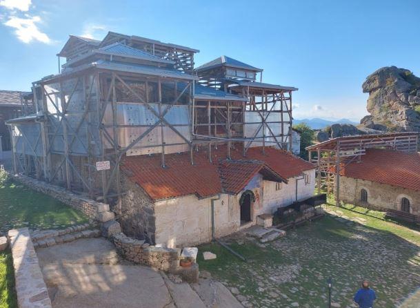 Експерти почнуваат да ја скенираат состојбата во манастирот Трескавец
