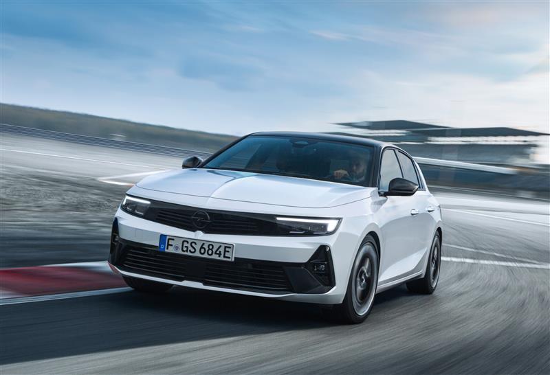 Претставени новите Opel Astra GSE и Astra Sports Tourer GSE