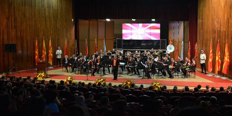 Концерт на воениот оркестар по повод 30 години Армија и Денот на народното востание