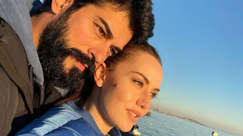 Бали- бег со сопругата се пофалија дека го очекуваат нивното второ дете (ФОТО)