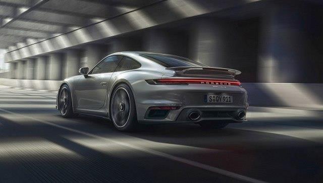 Електрификација или пензионирање: Што го чека „Porsche 911“?