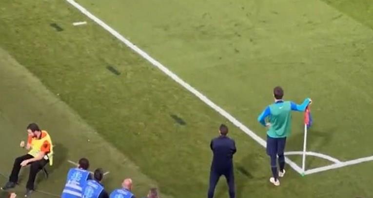 „Камп Ноу“ се стресе од свирежи поради загревањето на Пике (ВИДЕО)