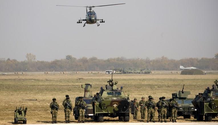 Српскиот министер за одбрана: Вучиќ нареди војската да биде во сосотојба на готовност 