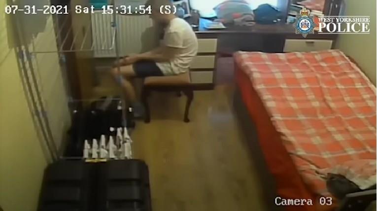 Родители од Британија брутално измачувале и си го убиле детето (Вознемирувачко видео) 