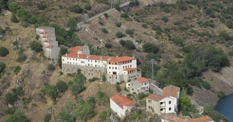 Цело село во Шпанија се продава за 260.000 евра (ВИДЕО)
