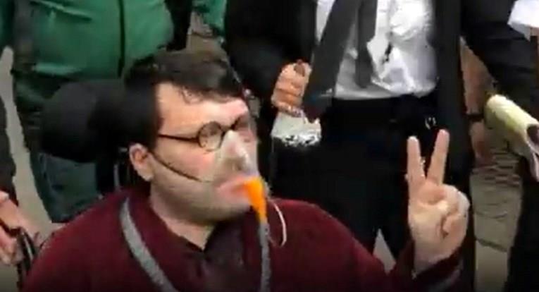 Ја лажирал својата смрт во САД за да избега од законот, го откриле во болница во Шкотска(ВИДЕО)