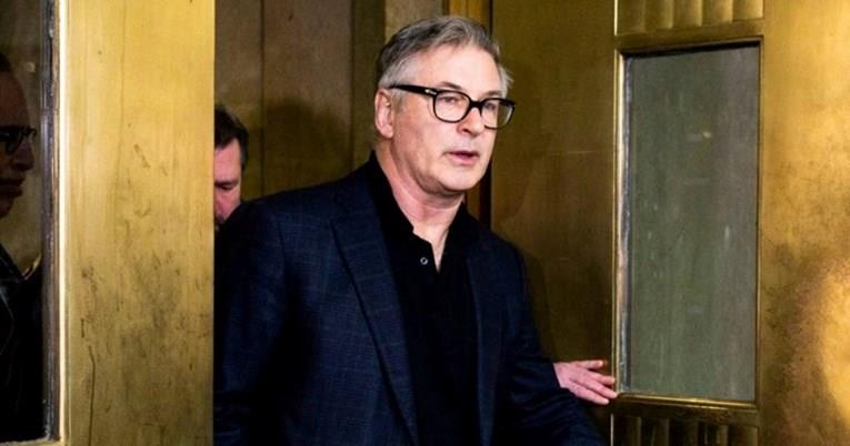 Болдвин тужи четворица членови на екипата поради пукањето на сетот, им бара отштета 