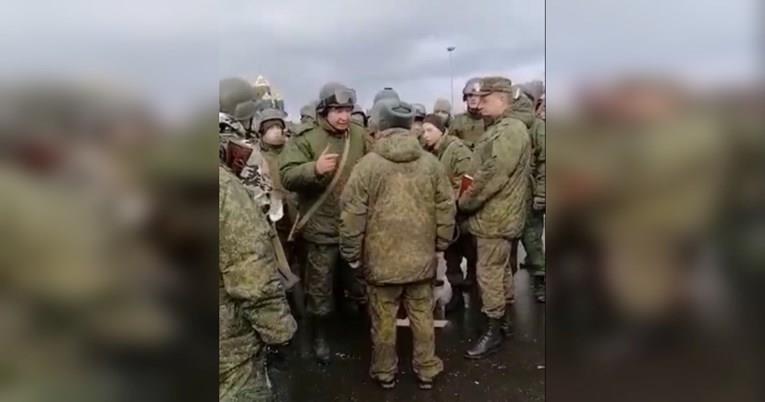 Уапсен е руски војник кој се жалеше на лошата обука, му се закануваат 15 години затвор (ВИДЕО)