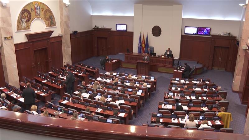 Пратениците разединети за Законот за студентски оброк 