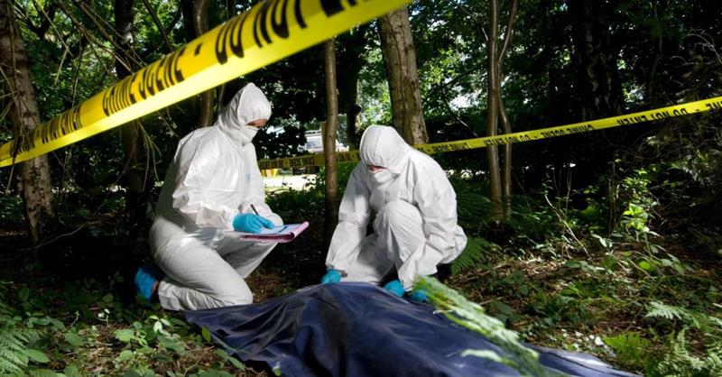 Ужас во Индија: Блогер ја задавил својата вереница, па со нејзиното тело ги ранел кучињата 
