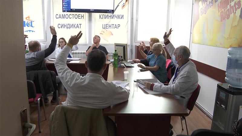 Здравствените работници во среда излегуваа на предупредувачки штрајк
