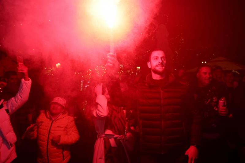Хрватска ја слави победата на фудбалерите 