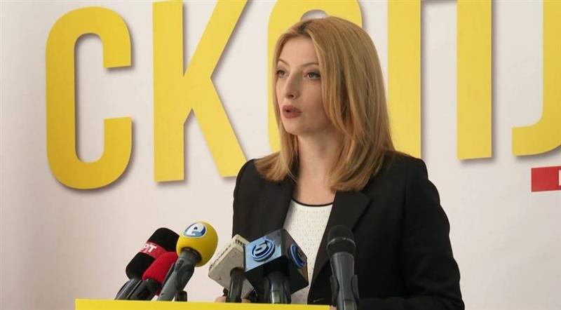 Арсовска ги прозва Мицкоски и Битиќи : Матни набавки на 150 автобуси, тајни ручеци, клинички...
