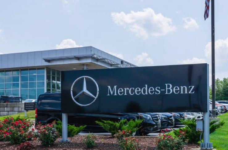 „Mercedes-Benz“ го отвори првиот салон за продажба на исклучиво електрични возила