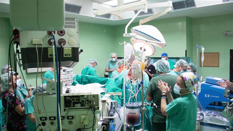 Успешна првата трансплантација на црн дроб, пациентот е пуштен дома