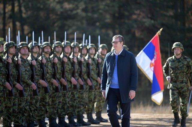 Вучиќ: Владата одлучи да испрати барање до КФОР за враќање на српските сили на Косово