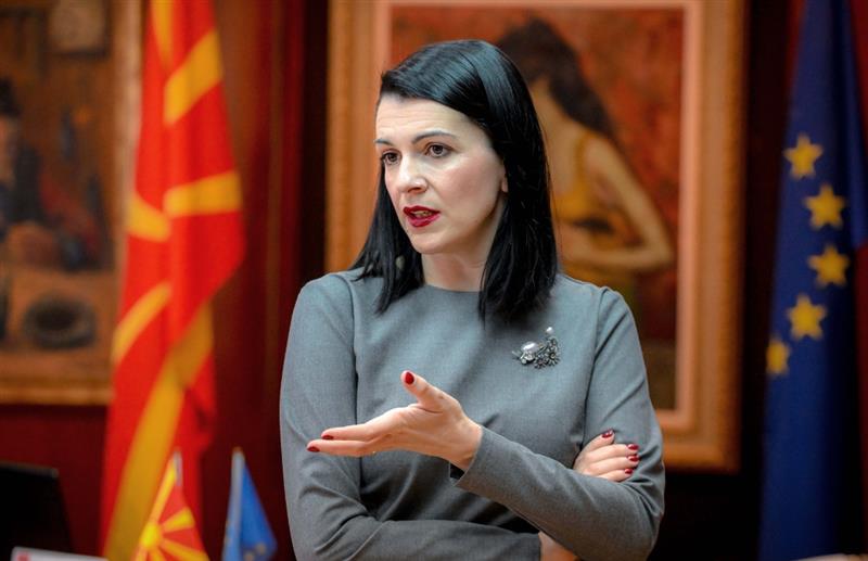 Костадиновска-Стојчевска во Цетиње на министерски состанок