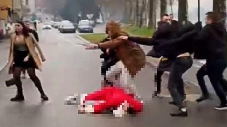 На пијаниот војник, кој претепа Дедо Мраз во Хрватска, не му било прв пат (ВИДЕО) 