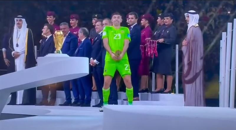 Мартинес ќе плати за примитивизмот, Емери го продава
