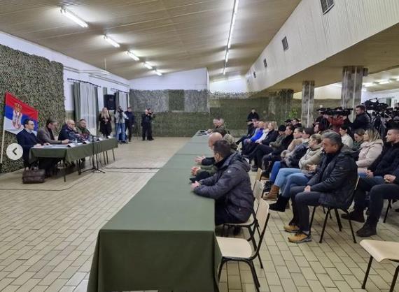 Вучиќ:Со Србите на Косово е постигнат договор треба да започне отстранувањето на барикадите