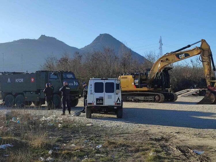 Последната барикада во Северно Косово е отстранета
