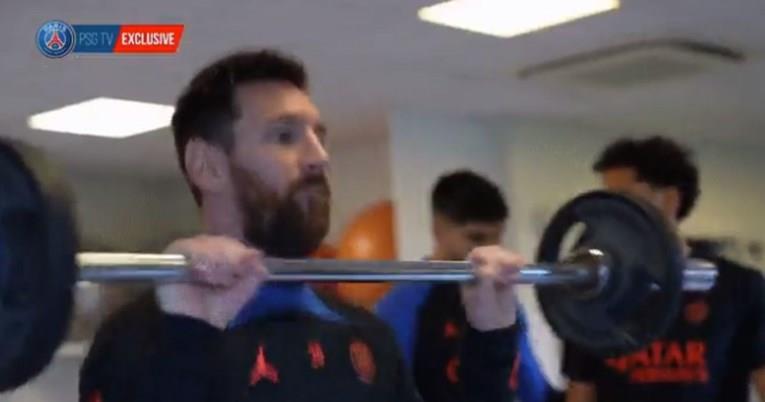 Снимката на Меси од теретана е хит: Никогаш не го правел ова (ВИДЕО)