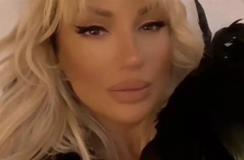 Ана Кокиќ објави низа провокативни фотографии 